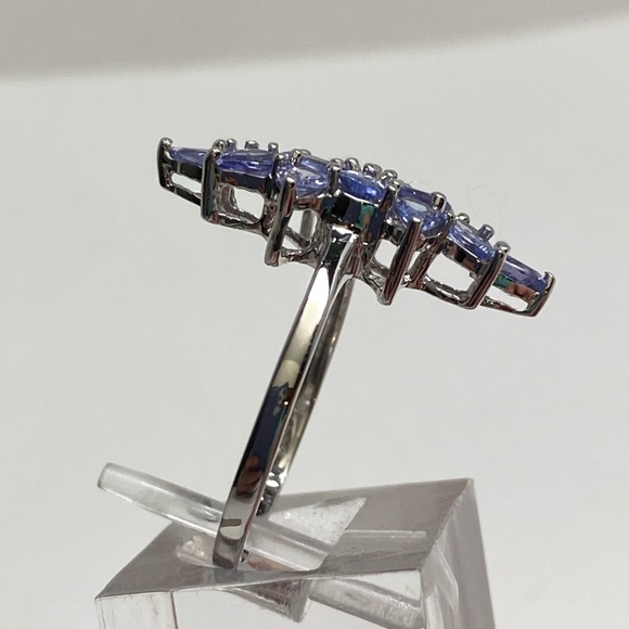 10K White Gold Natural Pear Shape Tanzanite Cluster Ring Size 7 - Picture 9 of 11